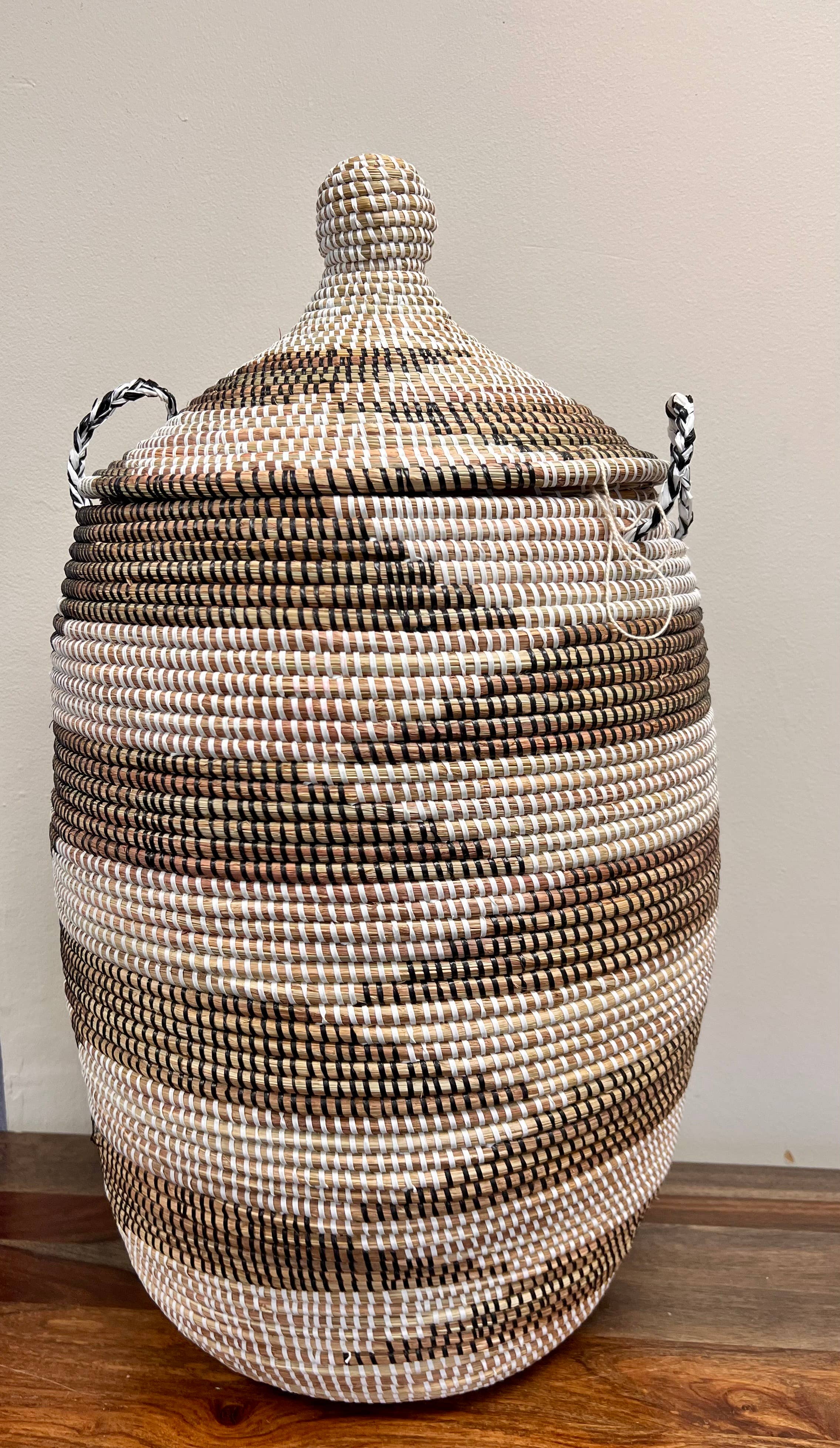 Lidded Sweetgrass Laundry Hamper