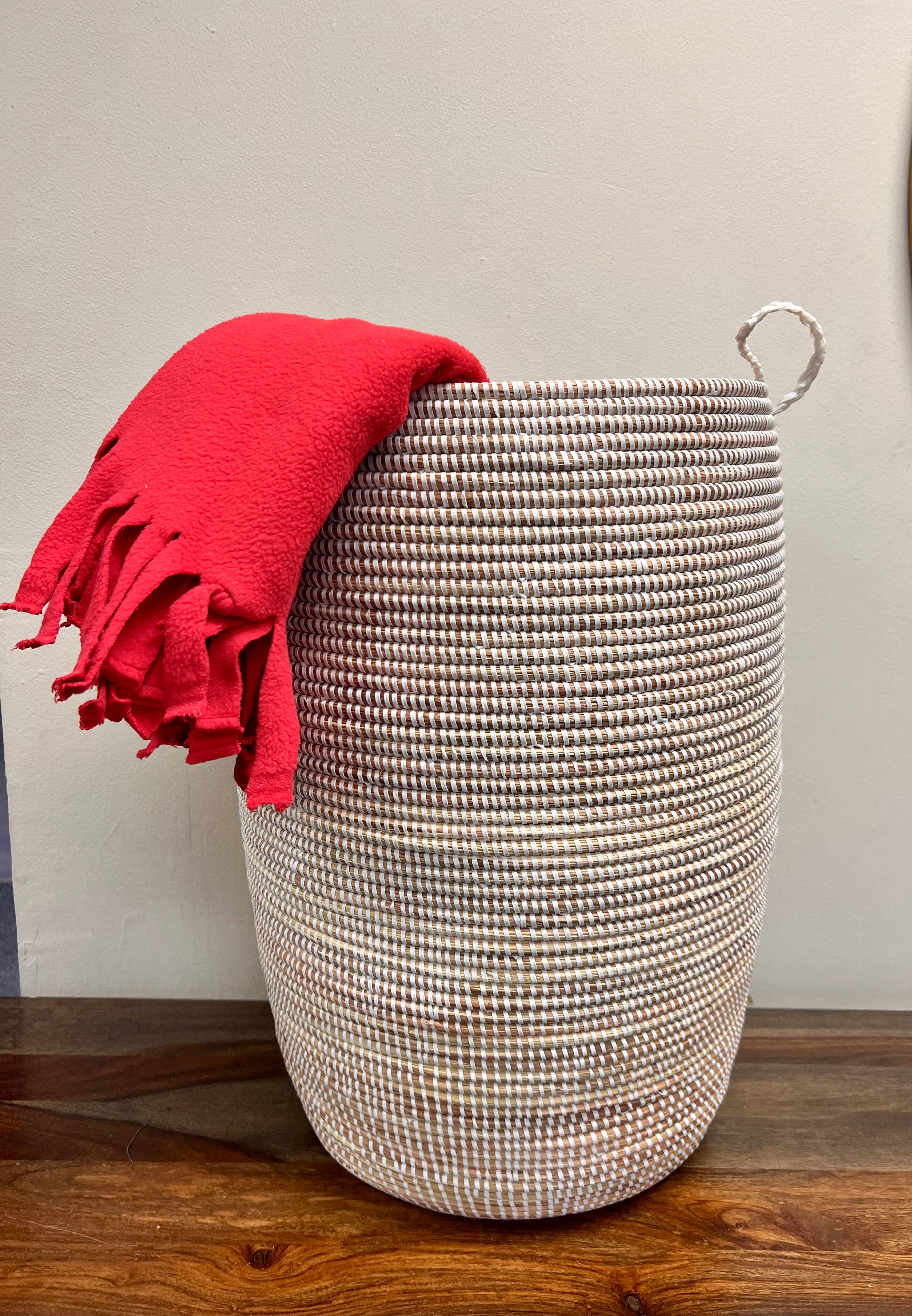 Lidded Sweetgrass Laundry Hamper